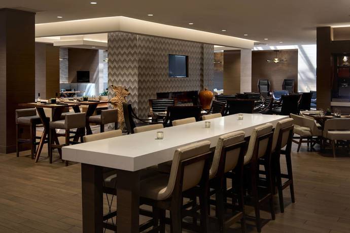 Imagen de los interiores del Hotel Marriott Melville Long Island. Foto 14