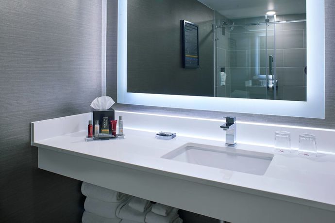 Imagen de la habitación del Hotel Marriott Melville Long Island. Foto 10