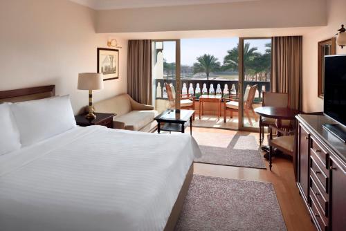 Imagen de la habitación del Hotel Marriott Mena House Cairo. Foto 10