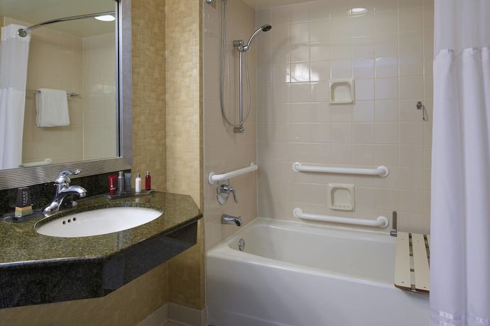 Imagen de la habitación del Hotel Marriott Milwaukee West. Foto 9