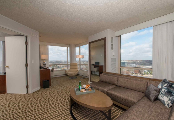 Imagen de los interiores del Hotel Marriott Minneapolis Southwest. Foto 11