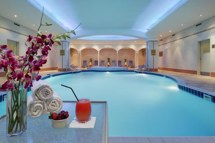 Imagen de la piscina del Hotel Marriott Moscow Grand. Foto 20