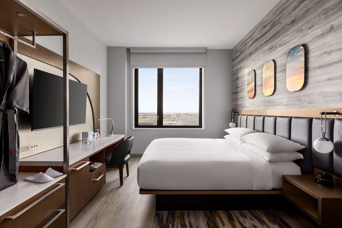 Imagen de la habitación del Hotel Marriott New York JFK Airport. Foto 11