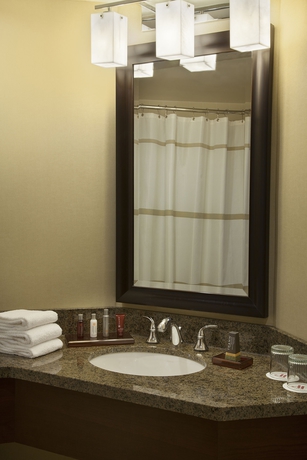 Imagen de la habitación del Hotel Marriott Niagara Falls Fallsview and Spa. Foto 10