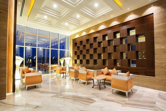 Imagen de los interiores del Hotel Marriott Production City, Dubai. Foto 13