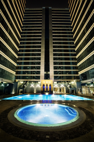 Imagen de la piscina del Hotel Marriott Production City, Dubai. Foto 16
