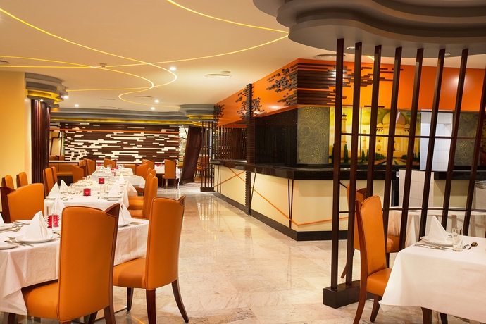Imagen del bar/restaurante del Hotel Marriott Production City, Dubai. Foto 5