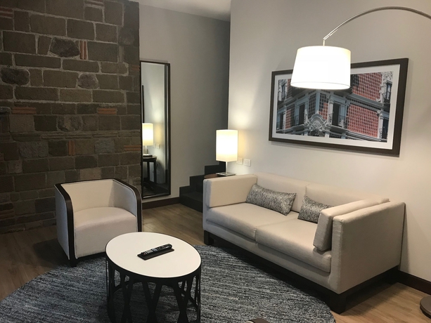 Imagen de la habitación del Hotel Marriott Puebla Meson Del Angel. Foto 13