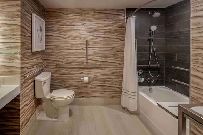 Imagen de la habitación del Hotel Marriott Raleigh Durham Research Triangle Park. Foto 4