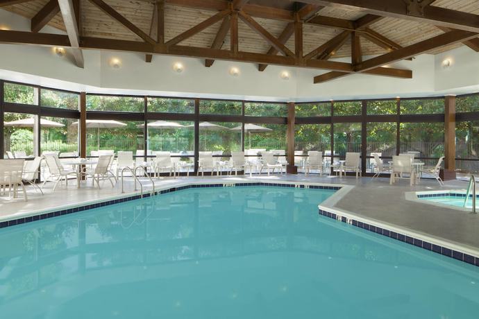 Imagen de la piscina del Hotel Marriott Raleigh Durham Research Triangle Park. Foto 20
