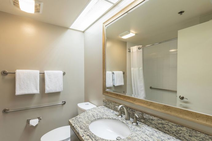 Imagen de la habitación del Hotel Marriott Royal Palms Resort. Foto 13