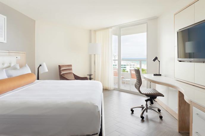 Imagen de la habitación del Hotel Marriott South Beach. Foto 8