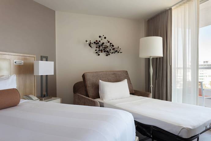 Imagen de la habitación del Hotel Marriott South Beach. Foto 14