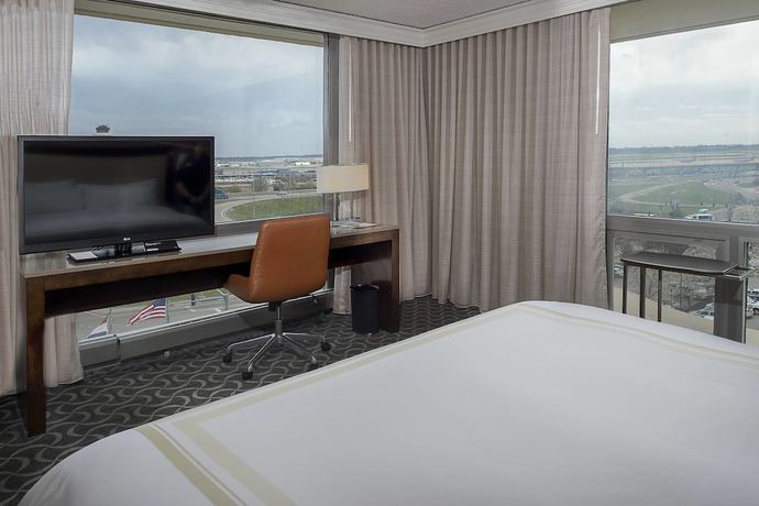 Imagen de la habitación del Hotel Marriott St. Louis Airport. Foto 5