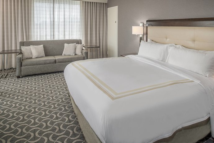 Imagen de la habitación del Hotel Marriott St. Louis Airport. Foto 7
