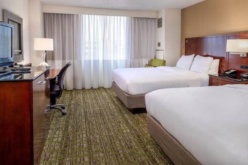 Imagen de la habitación del Hotel Marriott St. Louis West. Foto 6