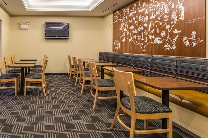 Imagen del bar/restaurante del Hotel Marriott Towneplace Suites Dayton North. Foto 2
