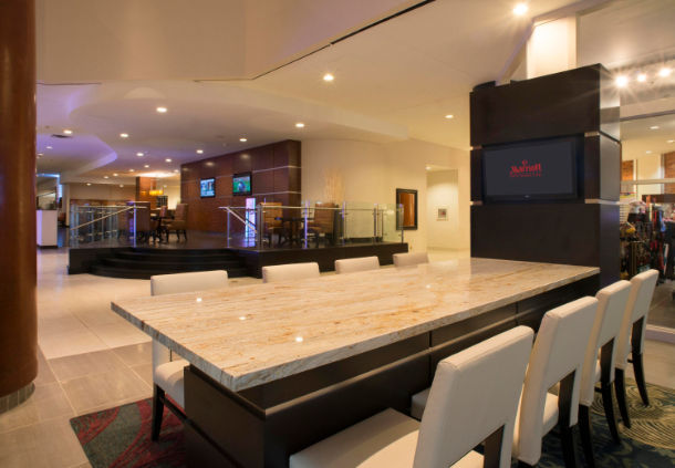 Imagen de los interiores del Hotel Marriott Tulsa Southern Hills. Foto 9