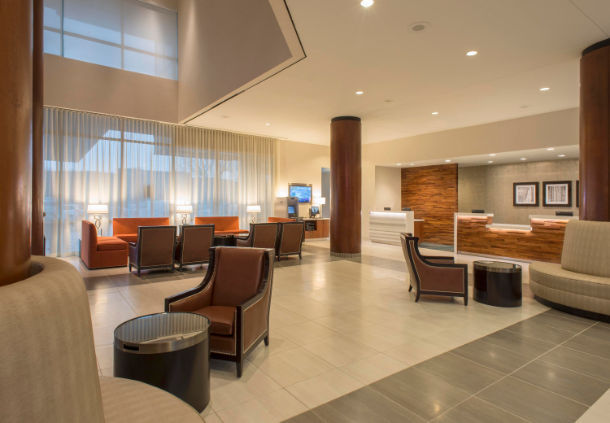 Imagen de los interiores del Hotel Marriott Tulsa Southern Hills. Foto 10