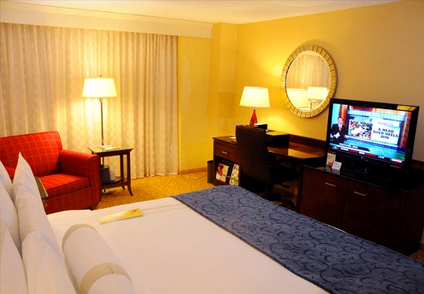 Imagen de la habitación del Hotel Marriott Tulsa Southern Hills. Foto 6