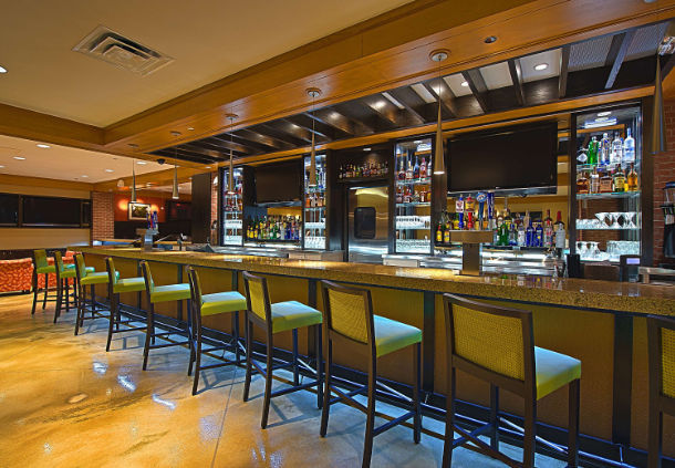 Imagen del bar/restaurante del Hotel Marriott Tulsa Southern Hills. Foto 5
