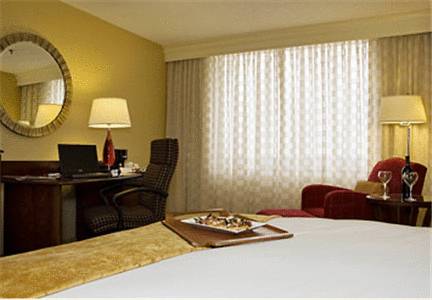 Imagen de la habitación del Hotel Marriott Wichita. Foto 3