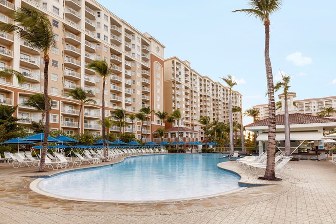 Imagen de la piscina del Hotel Marriott's Aruba Surf Club. Foto 19