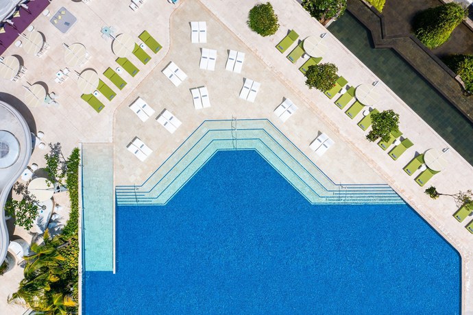 Imagen de la piscina del Hotel Marriott's Bali Nusa Dua Terrace. Foto 19