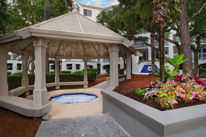 Imagen de la piscina del Hotel Marriott's Harbour Club. Foto 19