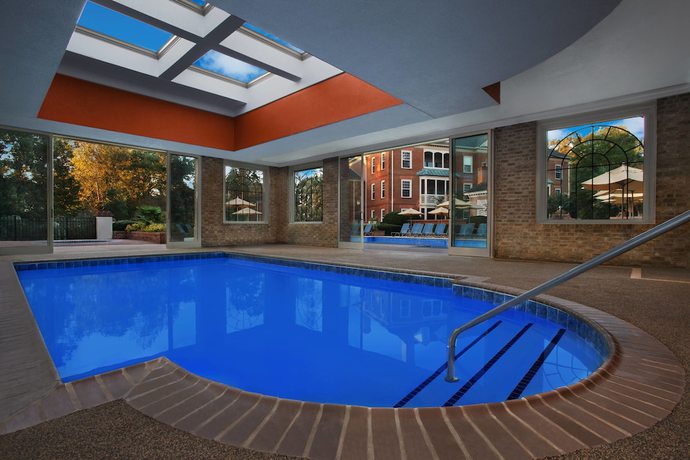 Imagen de la piscina del Hotel Marriott's Manor Club At Ford's Colony. Foto 18