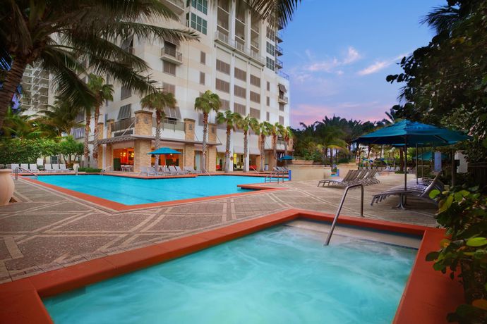 Imagen de la piscina del Hotel Marriott\'s Oceana Palms. Foto 17