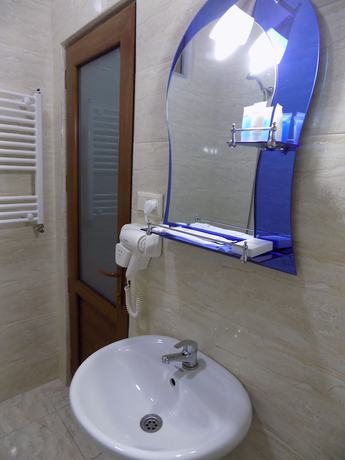 Imagen de la habitación del Hotel Mars. Foto 14