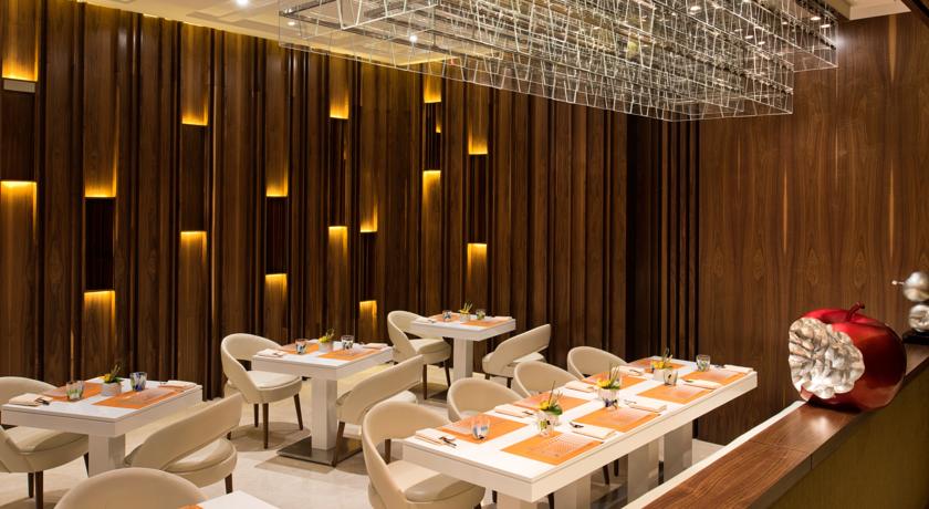 Imagen del bar/restaurante del Hotel Marsa Malaz Kempinski, The Pearl - Doha. Foto 2