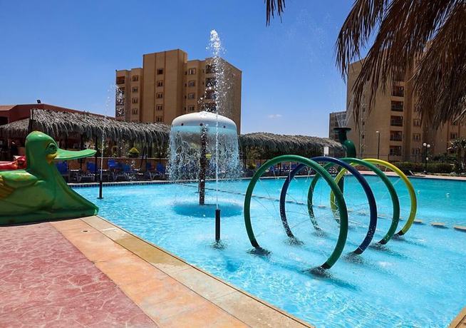 Imagen de la piscina del Hotel Marseilia Aqua Park. Foto 16