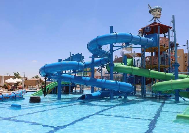 Imagen de la piscina del Hotel Marseilia Aqua Park. Foto 18