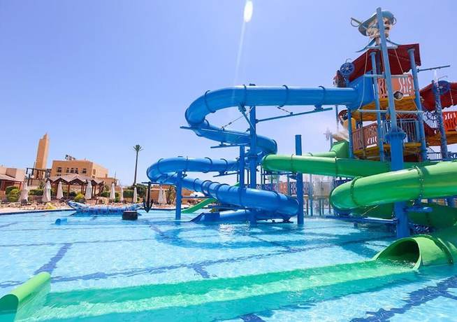 Imagen de la piscina del Hotel Marseilia Aqua Park. Foto 19