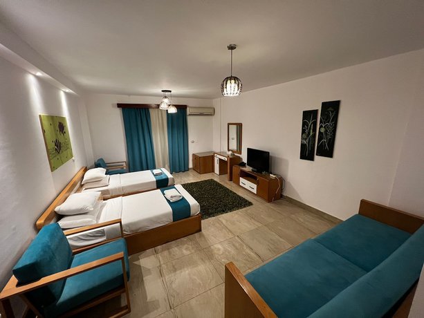 Imagen de la habitación del Hotel Marseilia Aqua Park. Foto 13