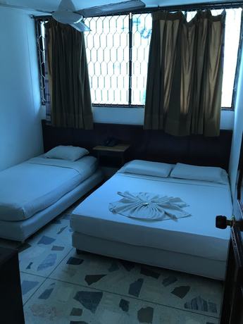 Imagen de la habitación del Hotel Marseille. Foto 8