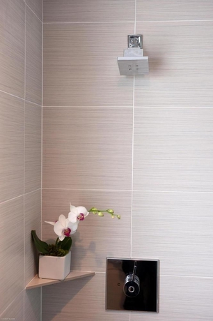 Imagen de la habitación del Hotel Marseilles. Foto 3