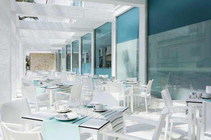 Imagen del bar/restaurante del Hotel Marsenses Puerto Pollensa and Spa - Adults Only. Foto 3