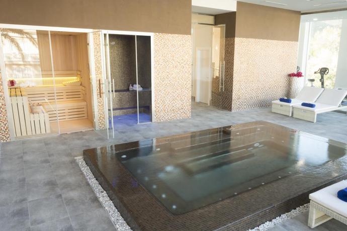 Imagen de la piscina del Hotel Marsenses Puerto Pollensa and Spa - Adults Only. Foto 9