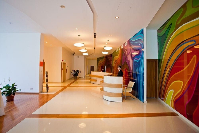 Imagen de los interiores del Hotel Marshal Garden. Foto 15