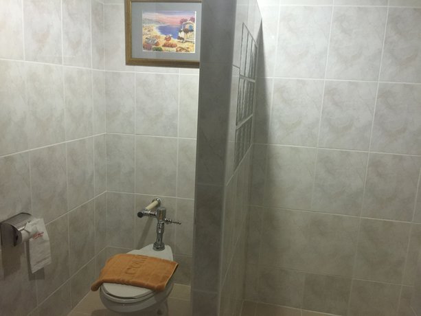 Imagen de la habitación del Hotel Marsi Pattaya. Foto 14