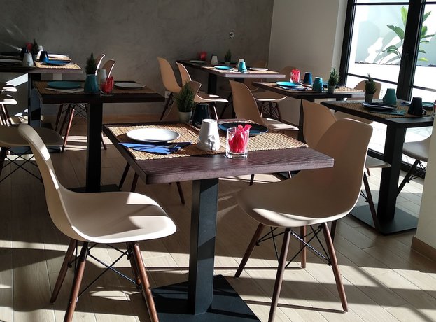 Imagen del bar/restaurante del Hotel Marsuites BandB. Foto 3