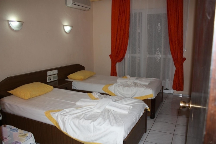 Imagen de la habitación del Hotel Marsyas. Foto 4
