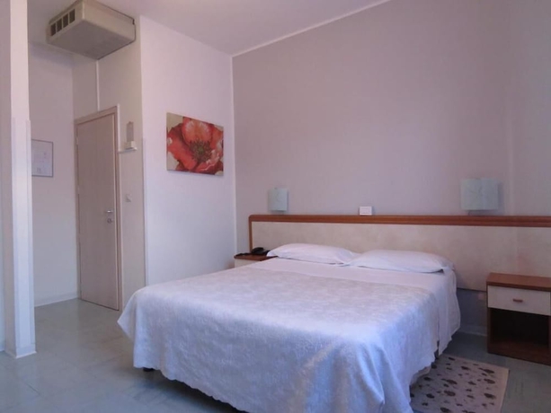 Imagen de la habitación del Hotel Marta, Forli. Foto 4