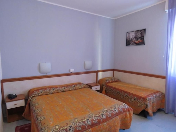 Imagen de la habitación del Hotel Marta, Forli. Foto 6