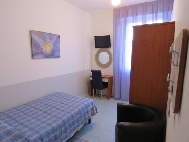 Imagen de la habitación del Hotel Marta, Forli. Foto 8