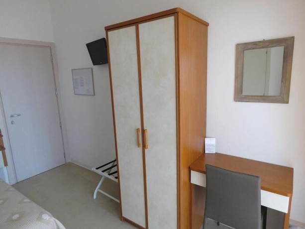 Imagen de la habitación del Hotel Marta, Forli. Foto 13