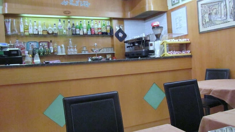 Imagen del bar/restaurante del Hotel Marta, Forli. Foto 2